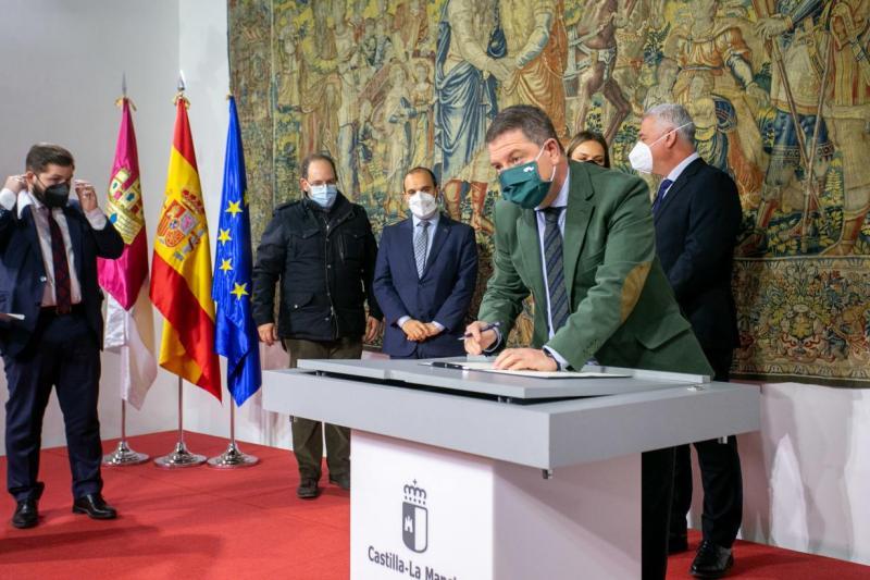 Conoce ​​​​​​​​​​​​​​Castilla-La Mancha-​​​​​​​​​​​​​​Castilla-La Mancha apuesta por administrar la tercera dosis juvenil “si no hay contraindicaciones científicas”