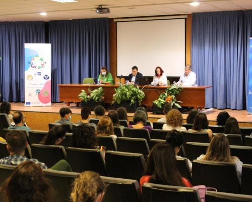 Conoce Castilla-La Mancha-Enfermeras de Atención Primaria de Albacete forman en primeros auxilios a medio centenar de docentes