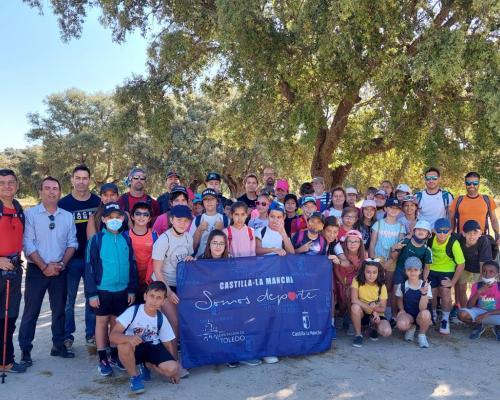 Conoce Castilla-la Mancha-​​​​​​​1.800 escolares de la provincia de Toledo participan en alguna de las 30 Rutas de Senderismo regionales